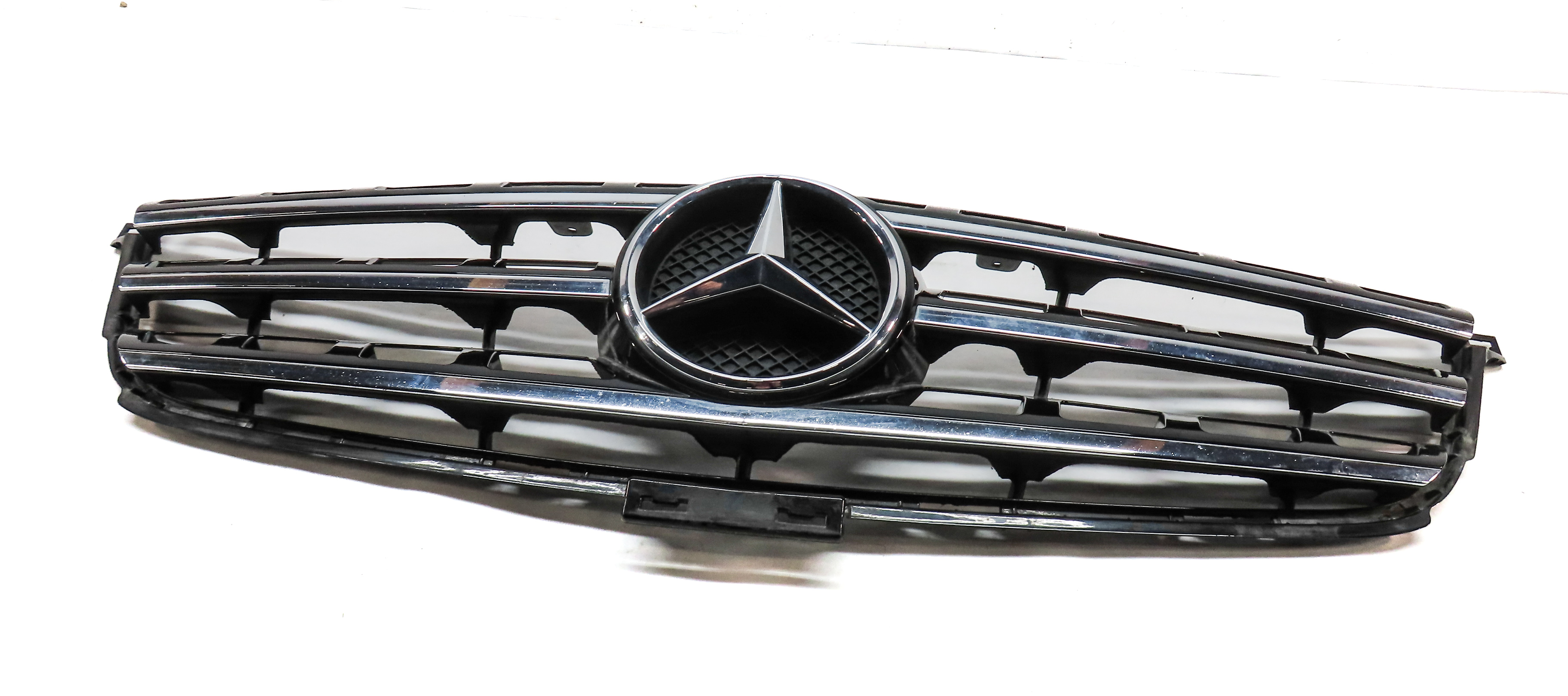 2012-2015 MERCEDES ML250 ML350 ML400 ML550 (W166) FRONT UPPER CENTER GRILLE TRIM — exact item pictured